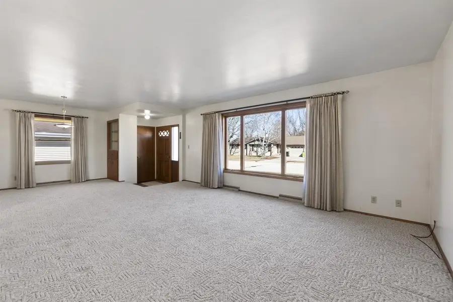 421 MANHATTAN STREET, Chilton, WI 53014 - #3