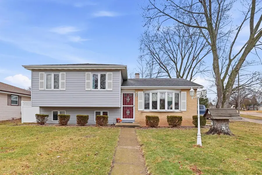 1107 HONEYSUCKLE LANE, Neenah, WI 54956 - #2