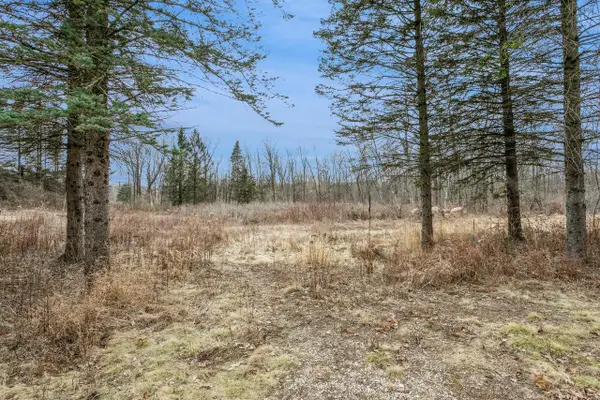 2532 VICTORIA DRIVE, Manitowoc, WI 54220