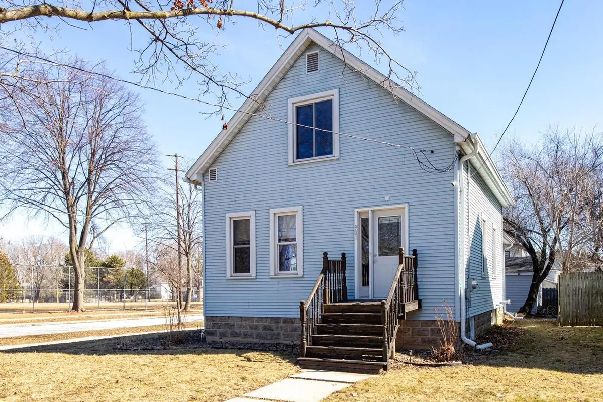 901 S GREENWOOD AVENUE, Green Bay, WI 54304 - #1