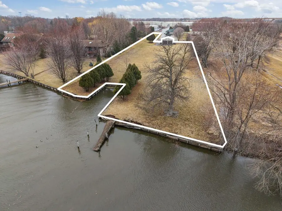 1299 N LAKE STREET, Neenah, WI 54956 - #2