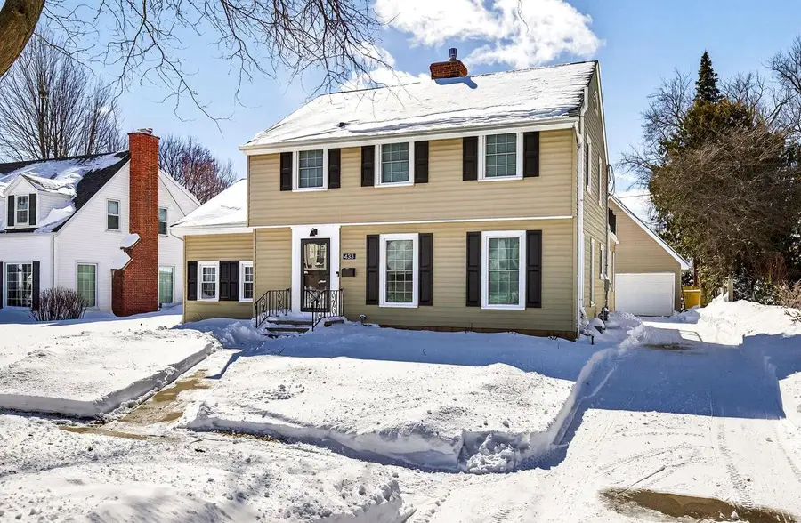 433 E PARKWAY BOULEVARD, Appleton, WI 54911 - #2