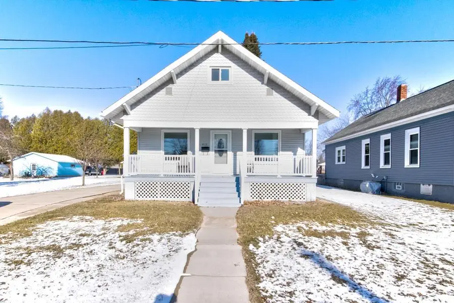 4113 N SHORE DRIVE STREET, Menominee, MI 49858 - #2