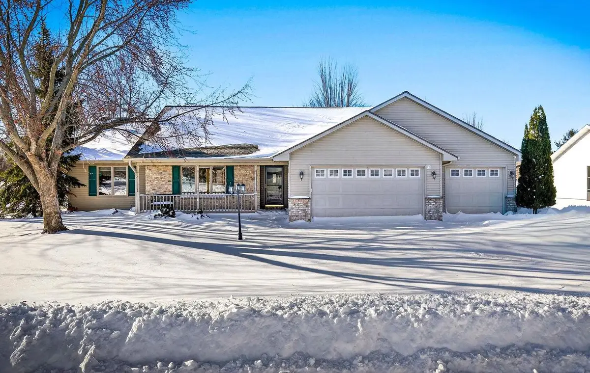 3321 E CANVASBACK LANE, Appleton, WI 54913 - #1