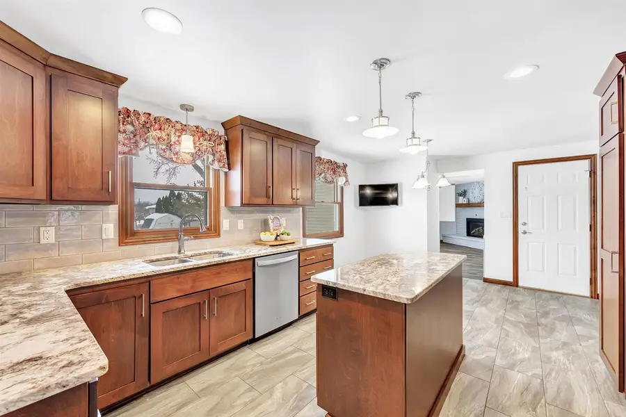 550 EDELWEISS DRIVE, Green Bay, WI 54302 - #2