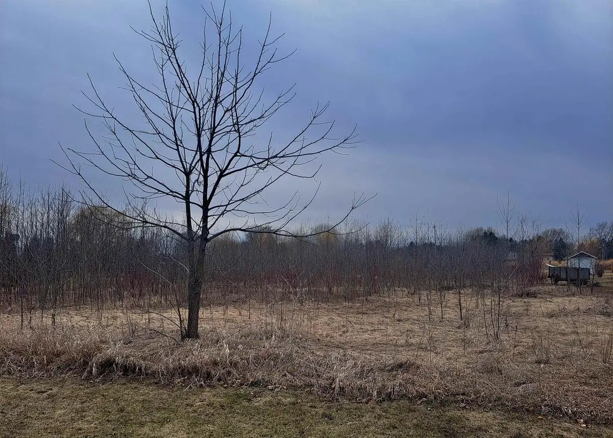 5879 LAKE ROAD, Oshkosh, WI 54902 - #1