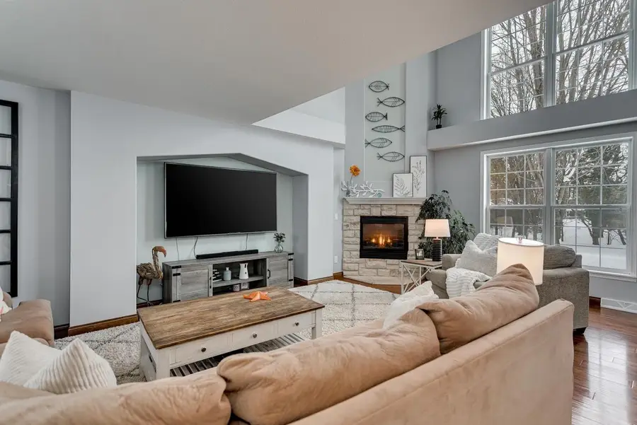 1427 W STARVIEW DRIVE, Appleton, WI 54913 - #2