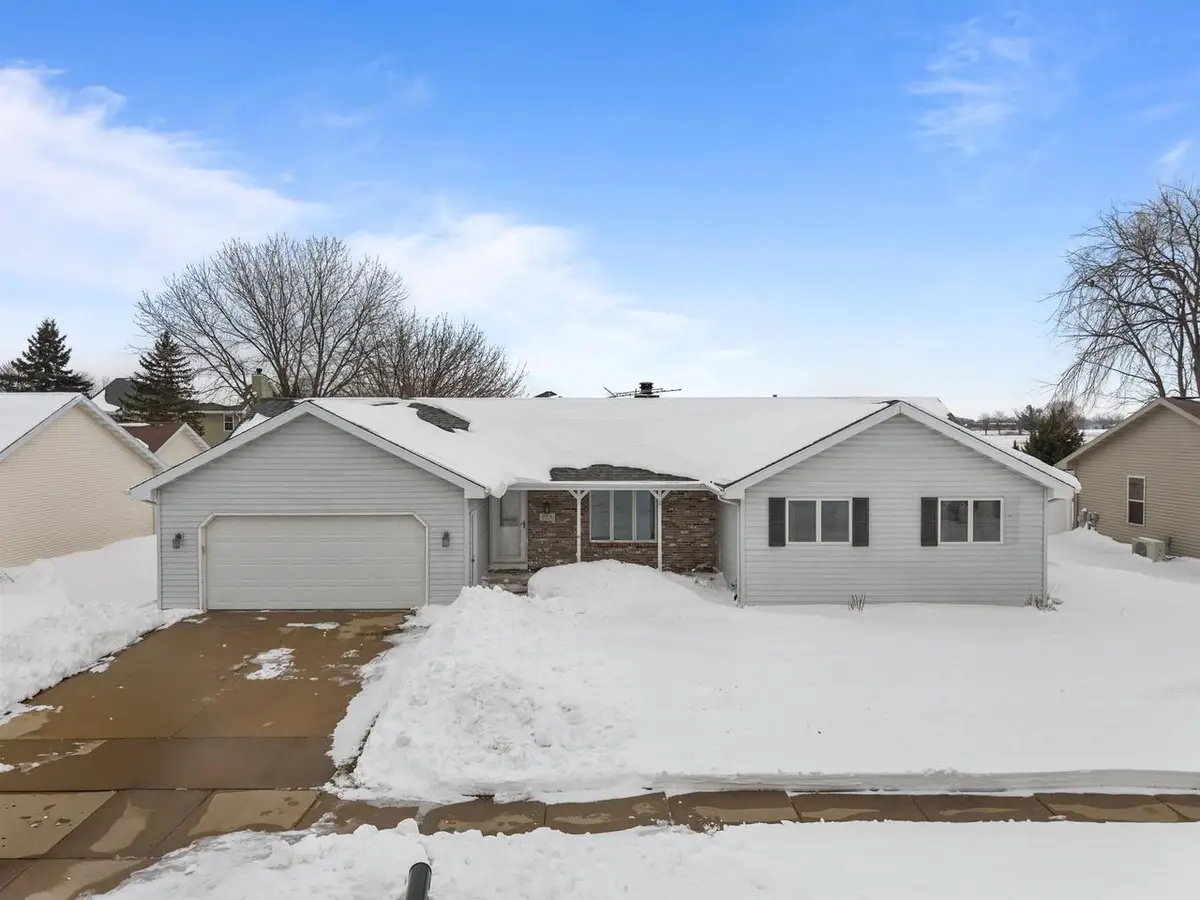 924 S KENSINGTON DRIVE, Appleton, WI 54915 - #1