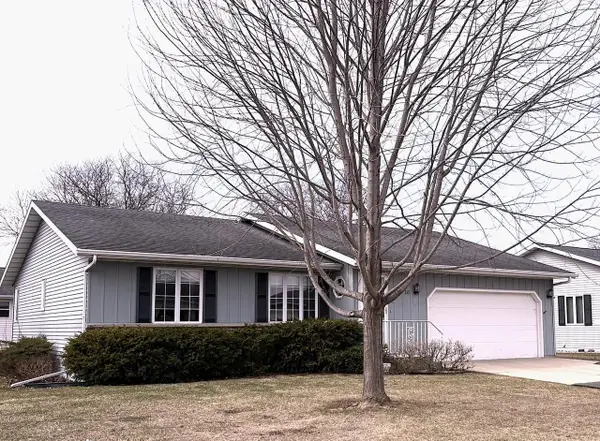 30 HERITAGE COURT, Fond Du Lac, WI 54935