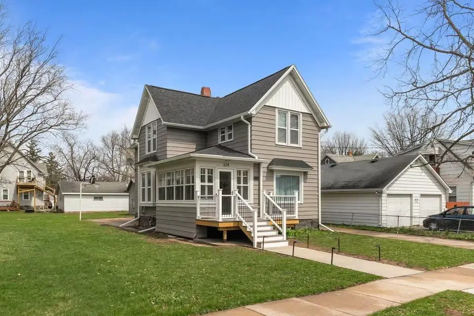 324 E COMMERCIAL STREET, Appleton, WI 54911 - #1