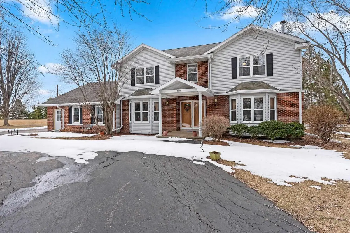 2911 RIDGEWAY DRIVE, Neenah, WI 54956 - #1