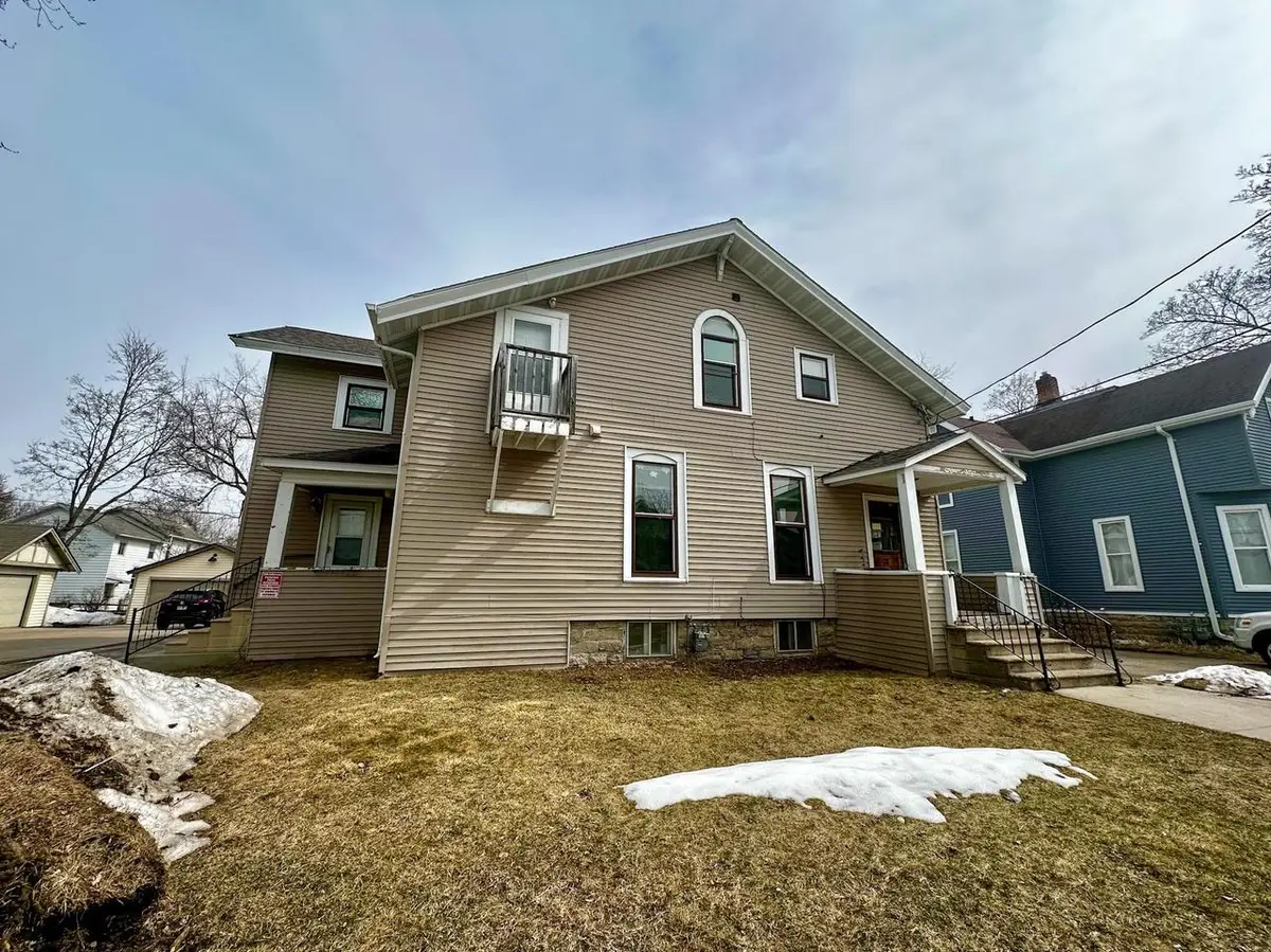 556 JEFFERSON STREET, Oshkosh, WI 54901 - #1