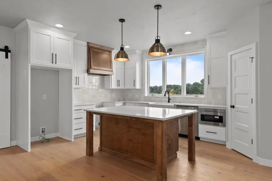 N8872 GALWAY LANE, Menasha, WI 54952 - #2