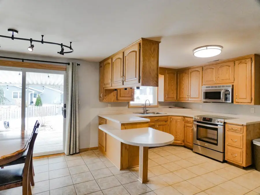 929 MARVELLE LANE, Green Bay, WI 54304 - #2