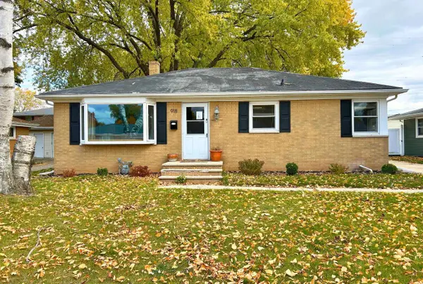 918 GROGNET STREET, Green Bay, WI 54302