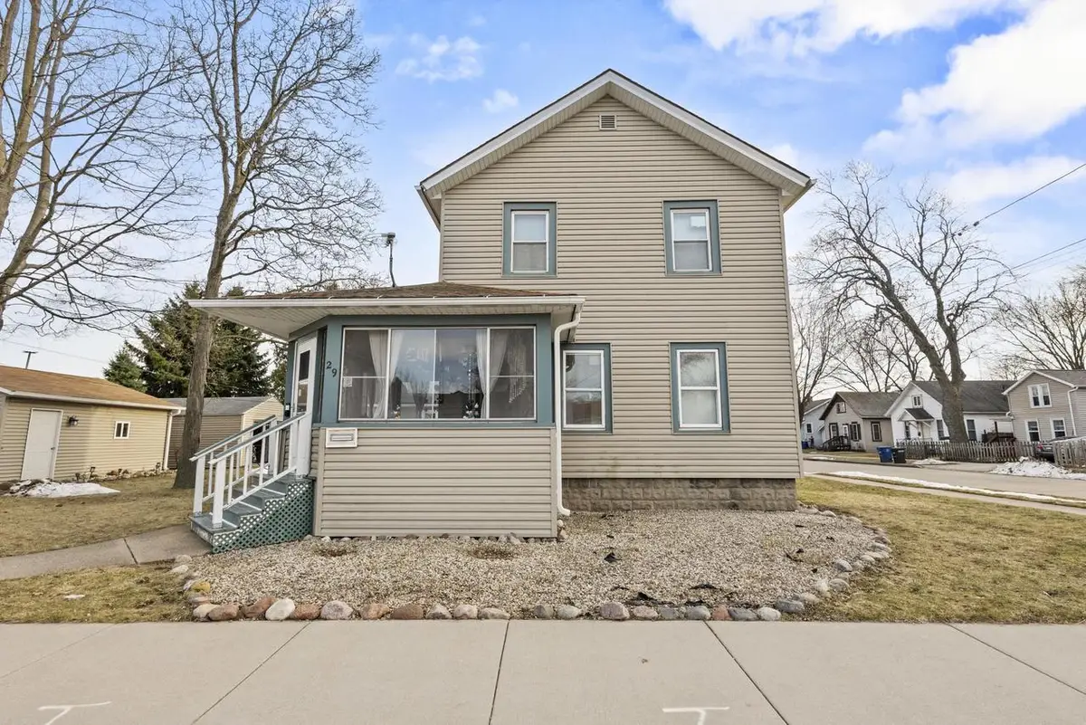 29 W MELVIN AVENUE, Oshkosh, WI 54901 - #1