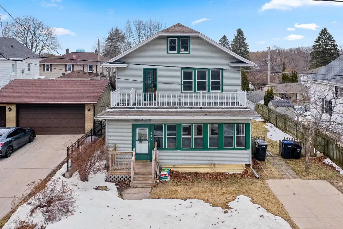 516 NEW YORK AVENUE, Manitowoc, WI 54220 - #1