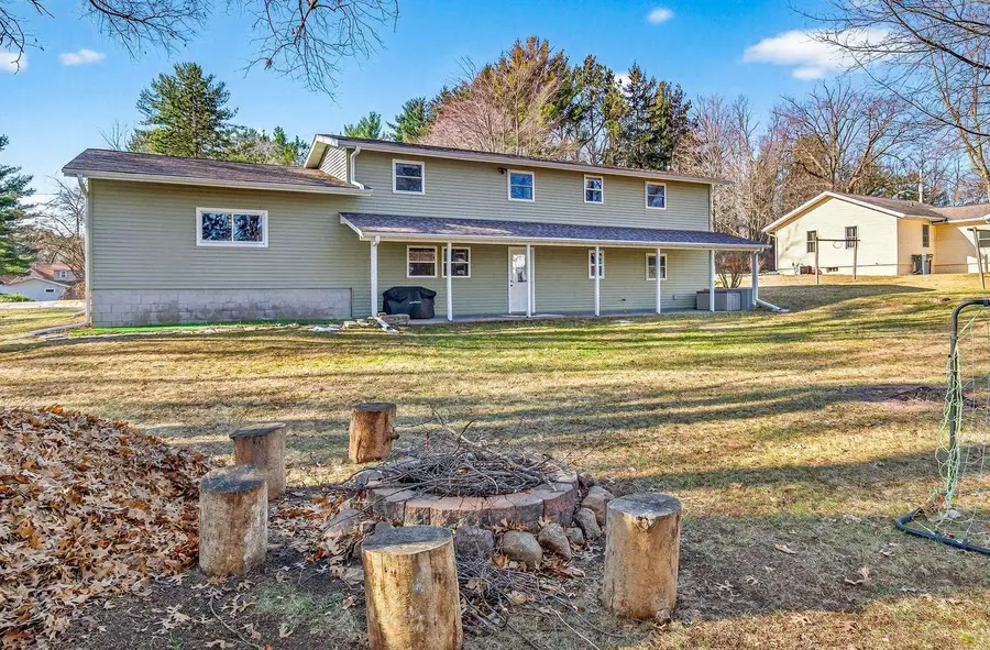 1009 RIVERSIDE DRIVE, Waupaca, WI 54981 - #2