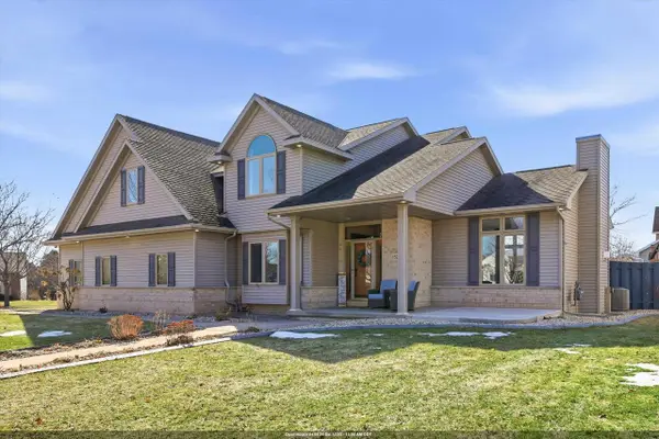 1520 TURTLE DOVE TRAIL, De Pere, WI 54115