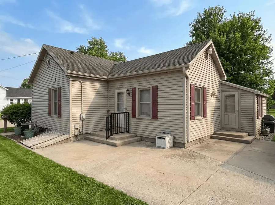 636 W 7TH AVENUE, Oshkosh, WI 54902 - #2