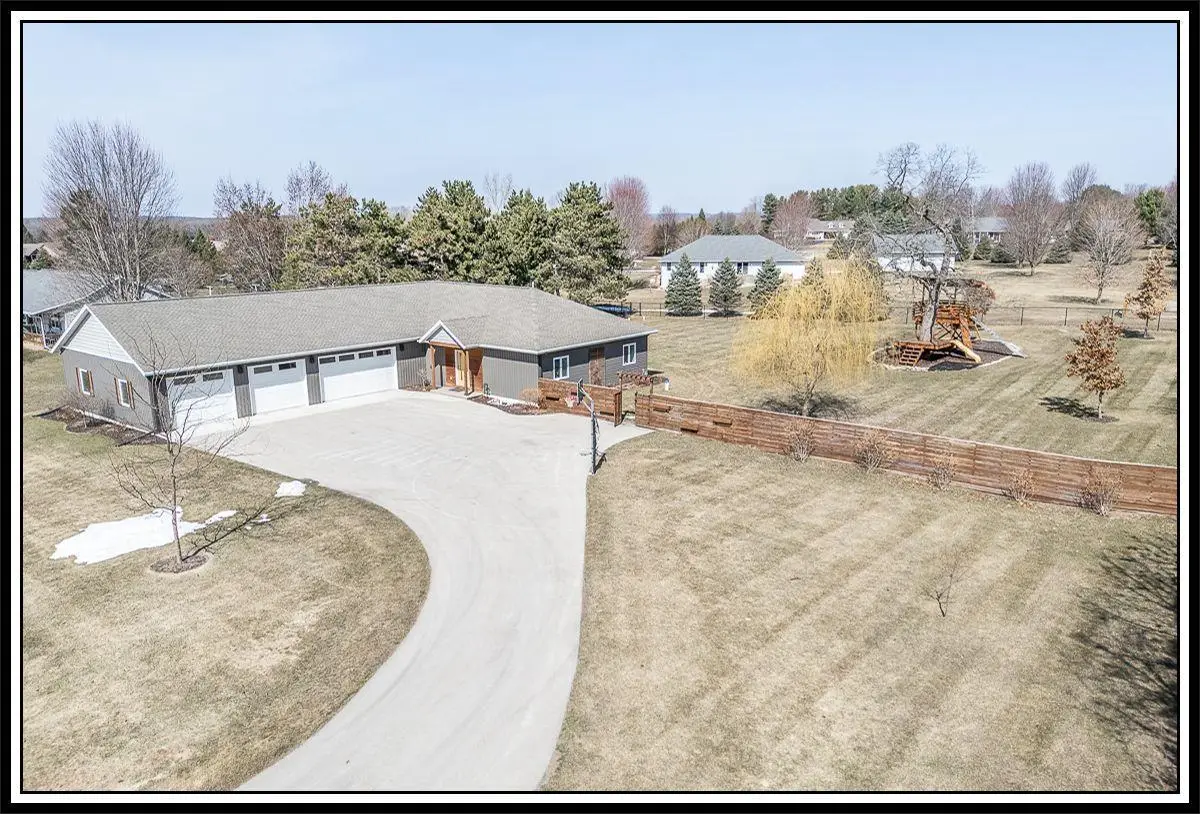 N3563 COUNTY ROAD W, New London, WI 54961 - #1