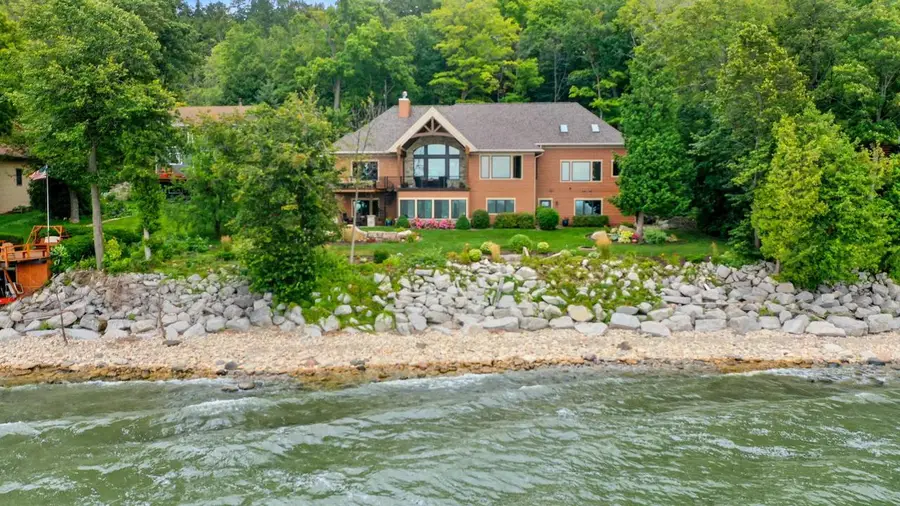 5229 EDGEWATER BEACH ROAD, Green Bay, WI 54311 - #2