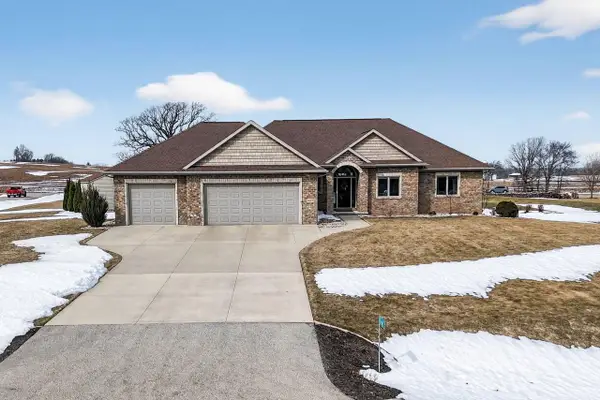 8065 GOLDEN PRIMROSE CIRCLE, Neenah, WI 54956