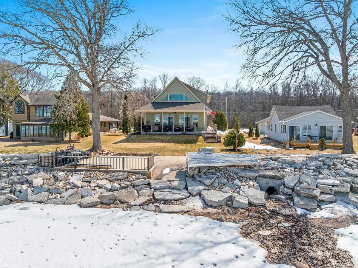 4813 EDGEWATER BEACH ROAD, Green Bay, WI 54311 - #1