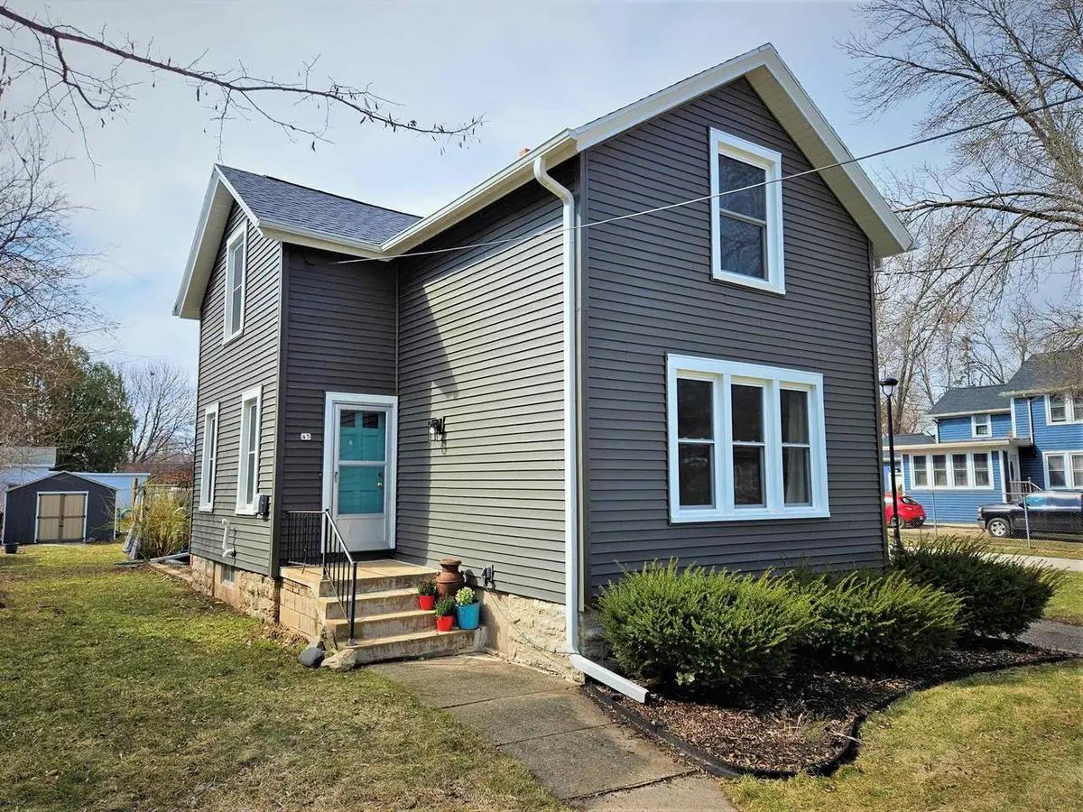 45 EVELINE STREET, Oshkosh, WI 54901 - #1