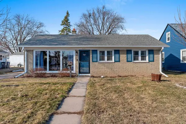 823 JEAN STREET, Neenah, WI 54956