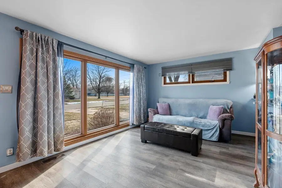 823 JEAN STREET, Neenah, WI 54956 - #3