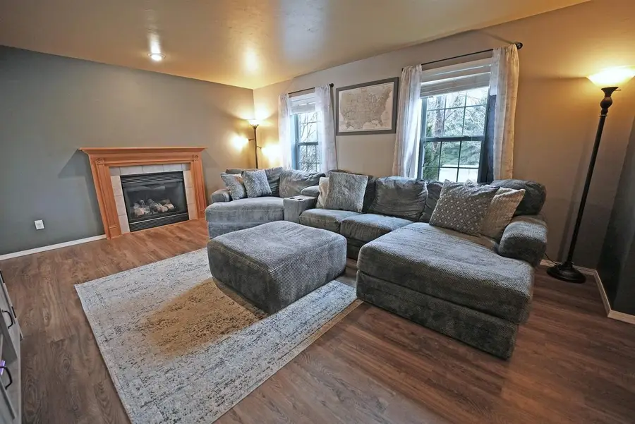 508 HIGHLAND MEADOW TRAIL, Pulaski, WI 54162 - #3