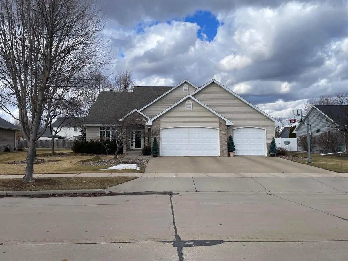 4226 E APPLESEED DRIVE, Appleton, WI 54913 - #1