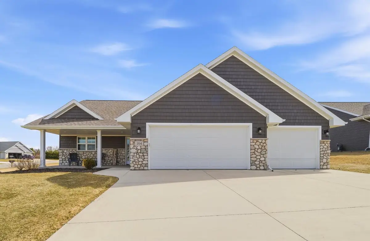 204 ZACHAREY COURT, New London, WI 54961 - #1