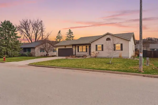 3011 S PLEASANT DRIVE, Holmen, WI 54636