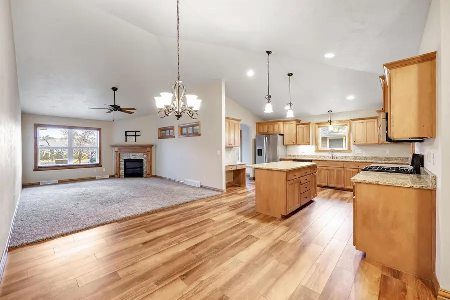 3825 SHORE CREST LANE, Green Bay, WI 54311 - #2