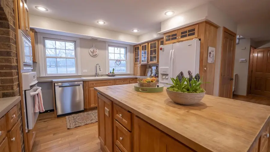 8716 FOUNTAIN GROVE ROAD, Amherst, WI 54406 - #2