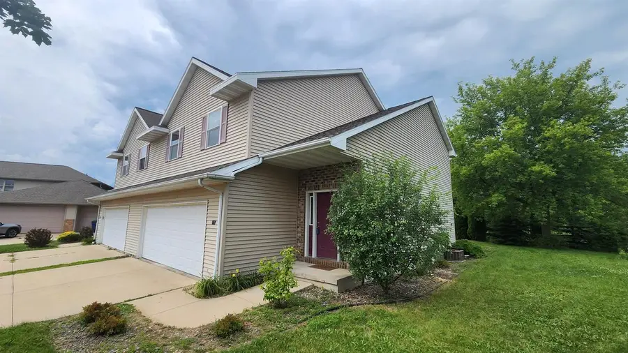 715 EDGE POINT COURT, De Pere, WI 54115 - #2