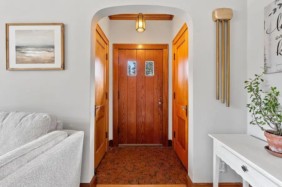 702 MIRA AVENUE, Crivitz, WI 54114 - #2