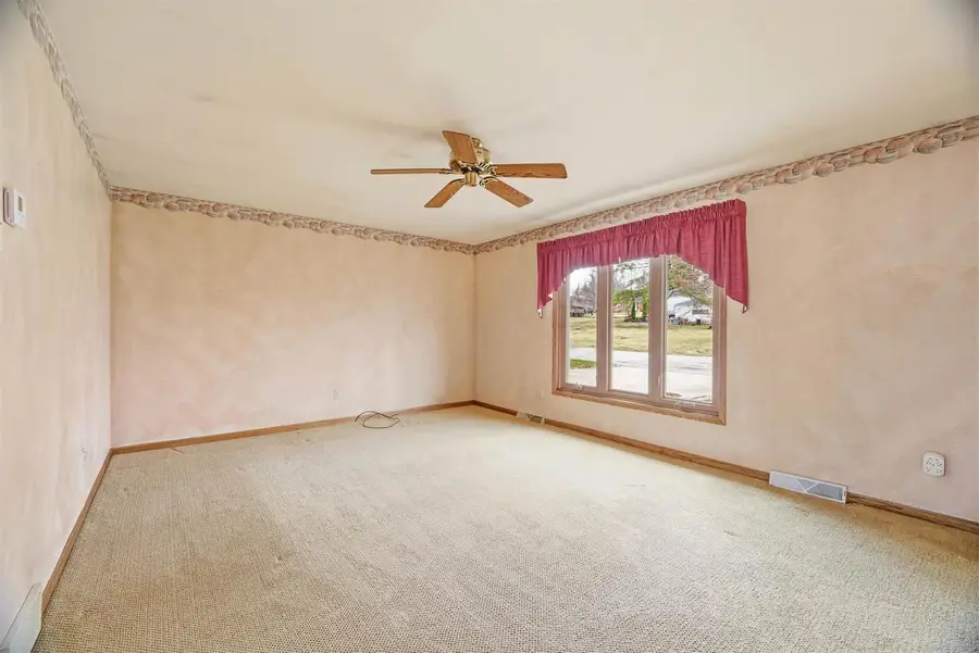 321 SUPERIOR STREET, Omro, WI 54963 - #2