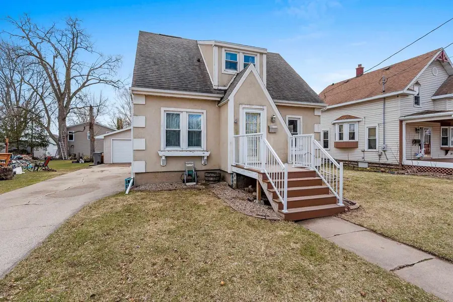 825 1ST STREET, Menasha, WI 54952 - #3