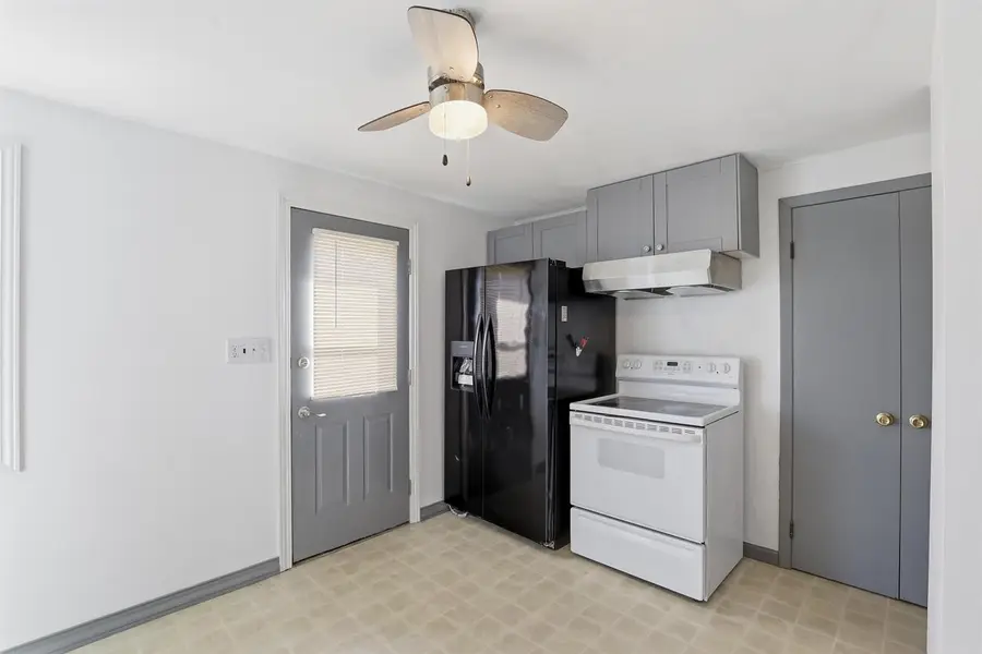 1001 W GRANT STREET, Appleton, WI 54914 - #2