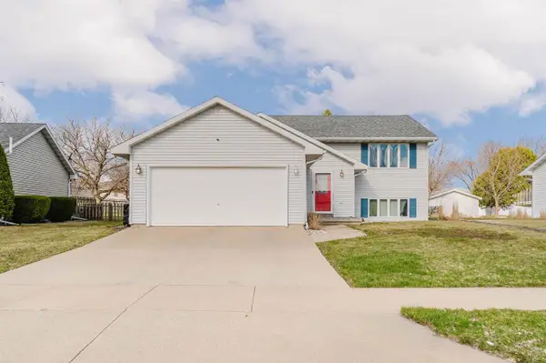 3113 BELLFIELD DRIVE, Oshkosh, WI 54904