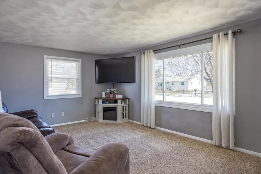 1131 HONEYSUCKLE LANE, Neenah, WI 54956 - #2