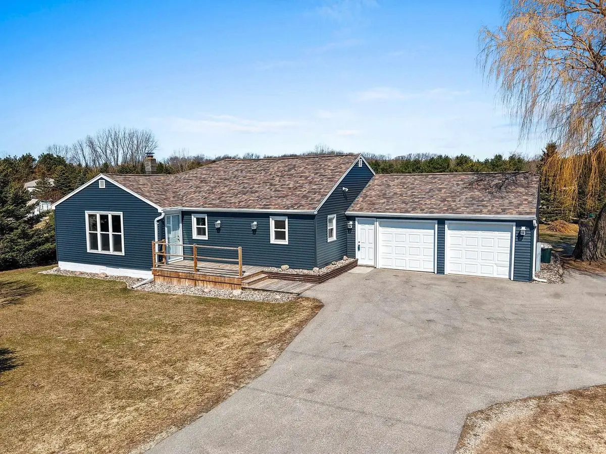 7838 N BROWN COUNTY LINE ROAD, Pulaski, WI 54162 - #1