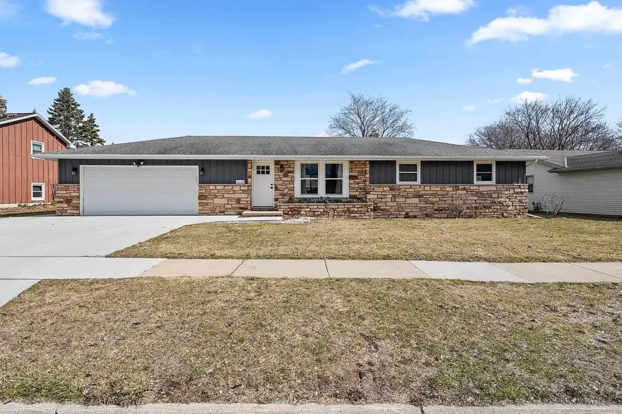 1855 ST AGNES DRIVE, Green Bay, WI 54304 - #2