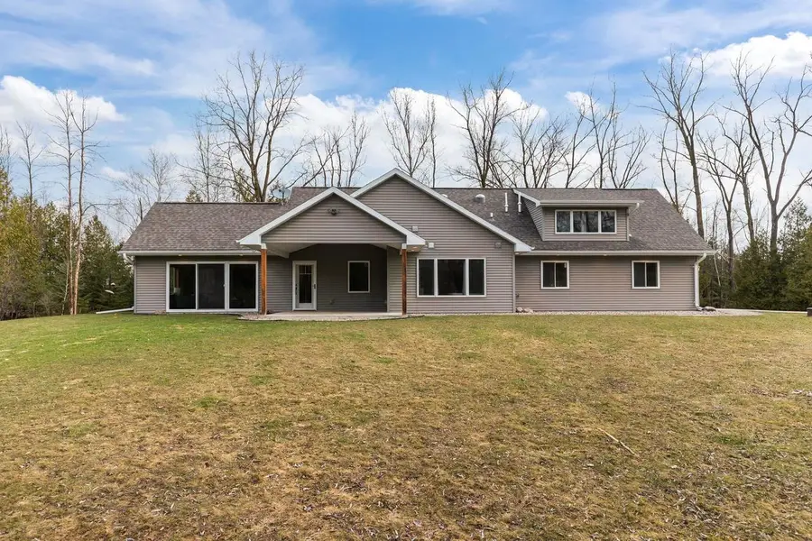 N3573 COUNTY RD A, Black Creek, WI 54106 - #2