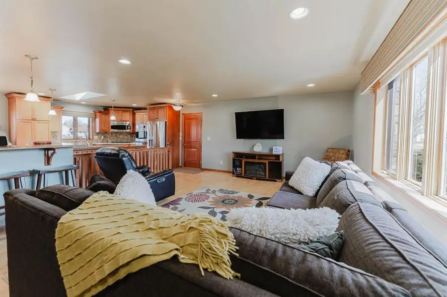 3127 HONEY CREEK COURT, Oshkosh, WI 54904 - #3