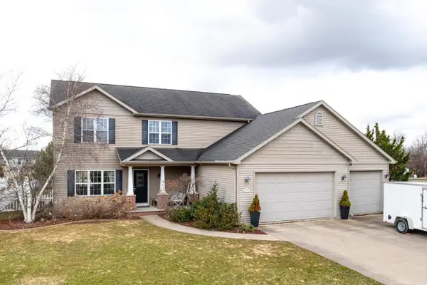 2195 SHADOW BEND COURT, Neenah, WI 54956