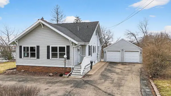 1721 W MAIN STREET, Little Chute, WI 54911